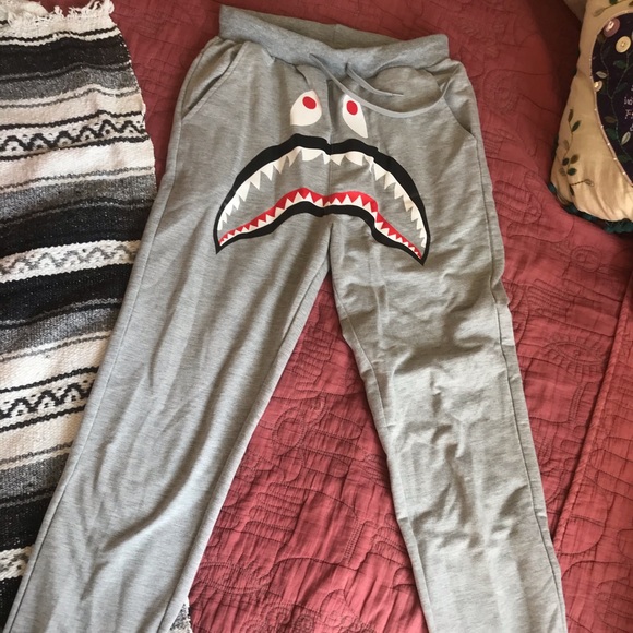 BAPE SWEATPANTS - Picture 2 of 7
